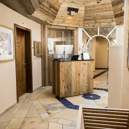 מלון Waldhotel & - For Body & Soul 4*